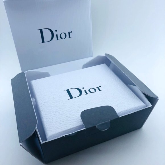 Dior White Gift Box with Ribbon - Picture 7 of 11